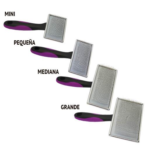 PROTECTED BRISTLE SLICKER BRUSH