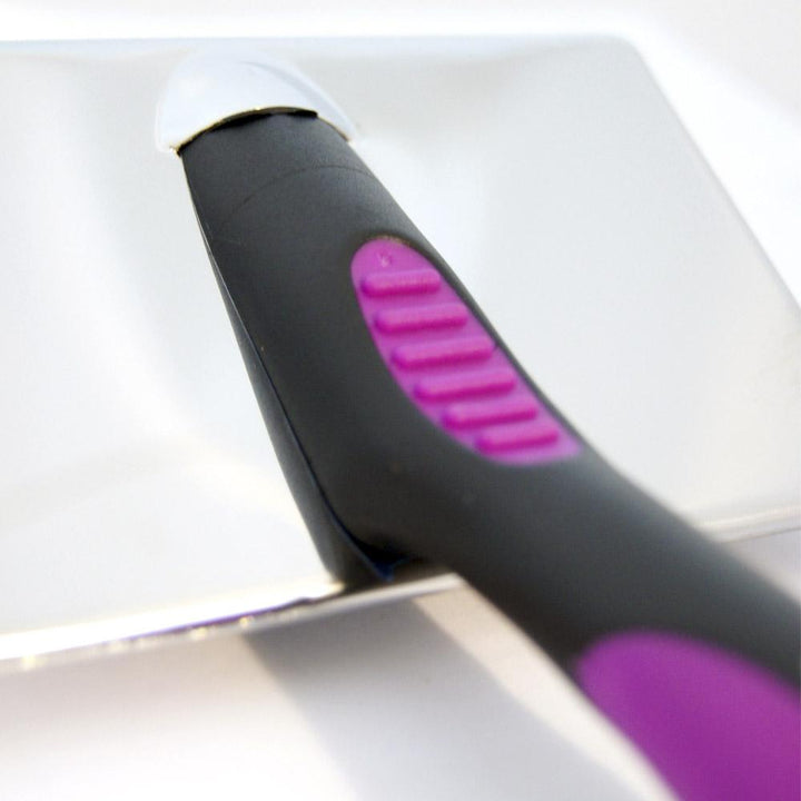 PROTECTED BRISTLE SLICKER BRUSH