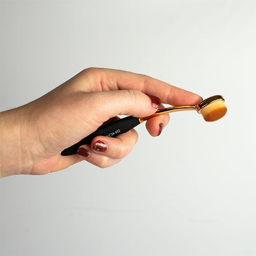 POWDER AND CREAM BRISTLE BRUSH